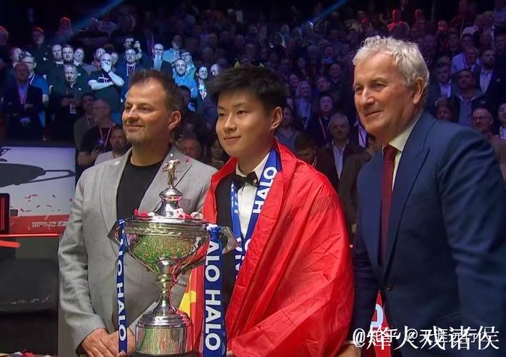 伊布社交媒体秀冠军数量 15个赛季拿13个联赛冠军